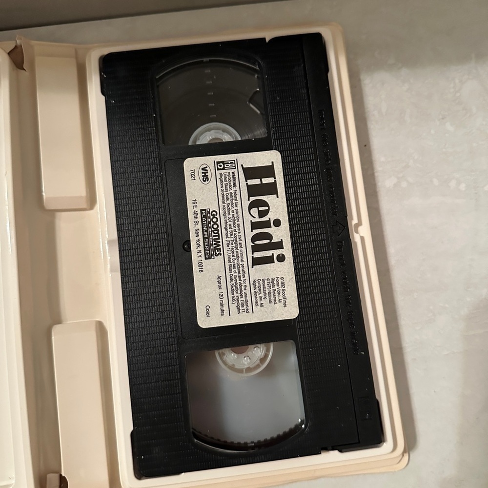 Vintage "HEIDI" (VHS Tape 1992)Clamshell Maximilian Schell Jennifer Edwards - Picture 3 of 3